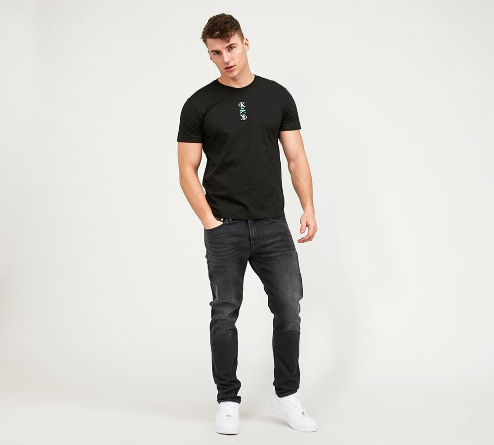 Repeat Text Graphic T-Shirt image 2