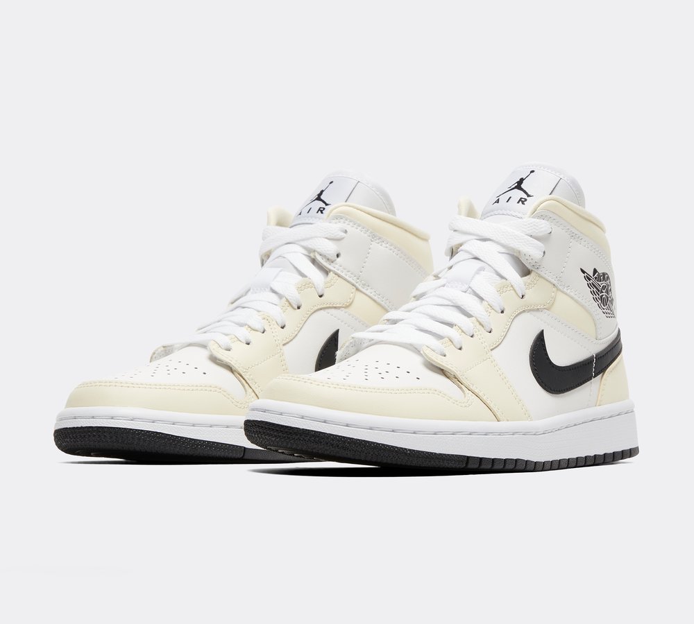 Womens Air Jordan 1 Mid Trainer image 2