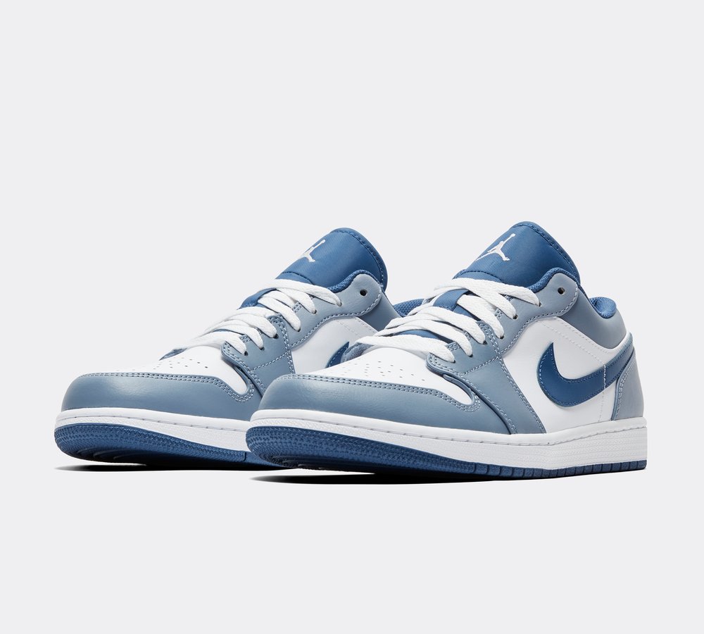 Air Jordan 1 Retro Low Trainer image 2