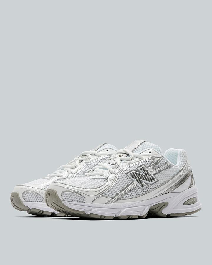 740 Trainer image 2