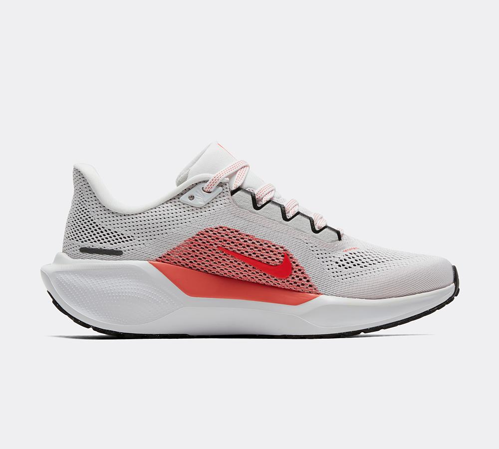 Womens Pegasus 41 Trainer image 3