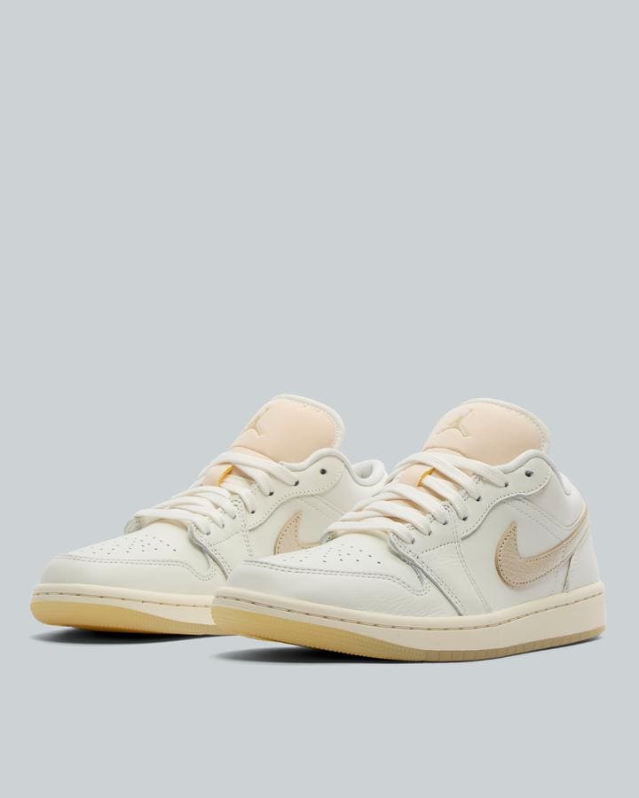 Womens Air Jordan 1 Low SE Trainer image 2