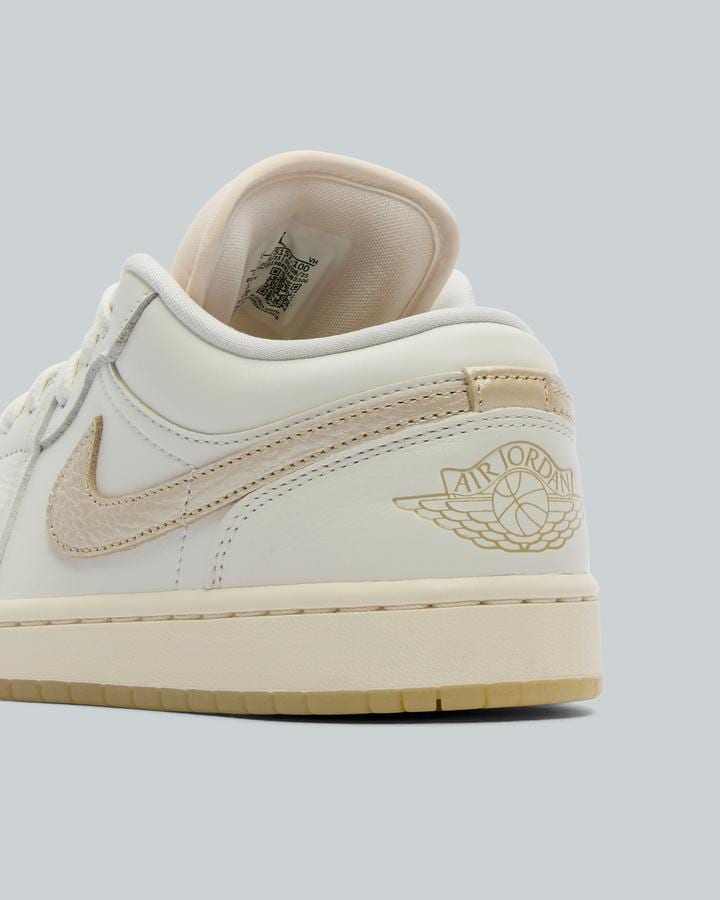 Womens Air Jordan 1 Low SE Trainer image 6