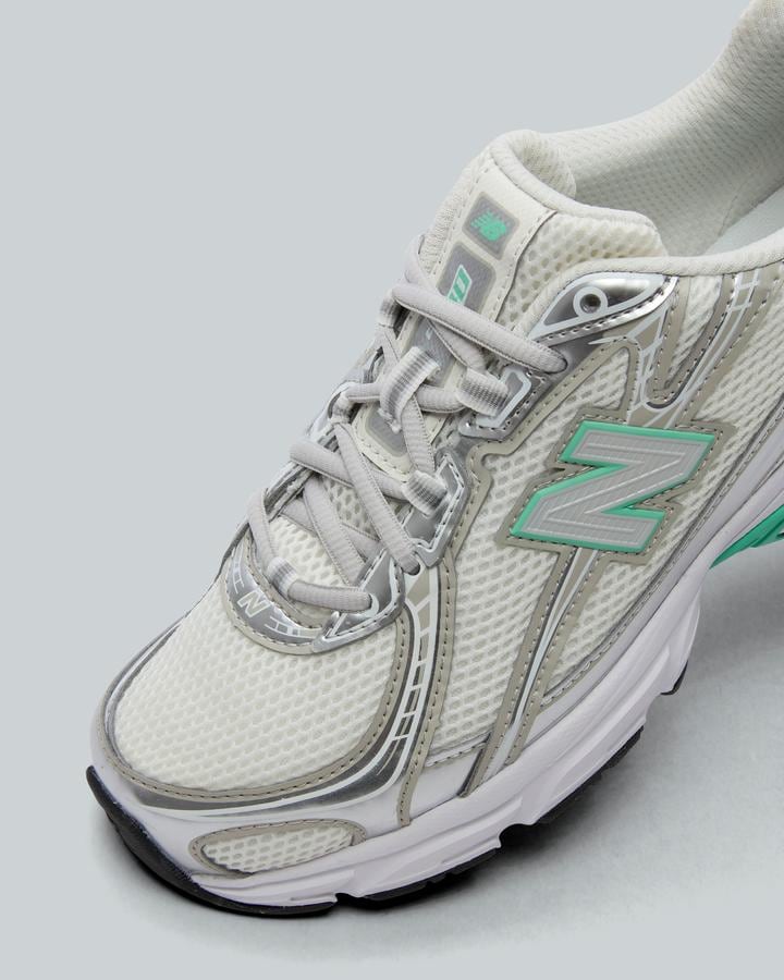 Junior 740 Trainer image 5