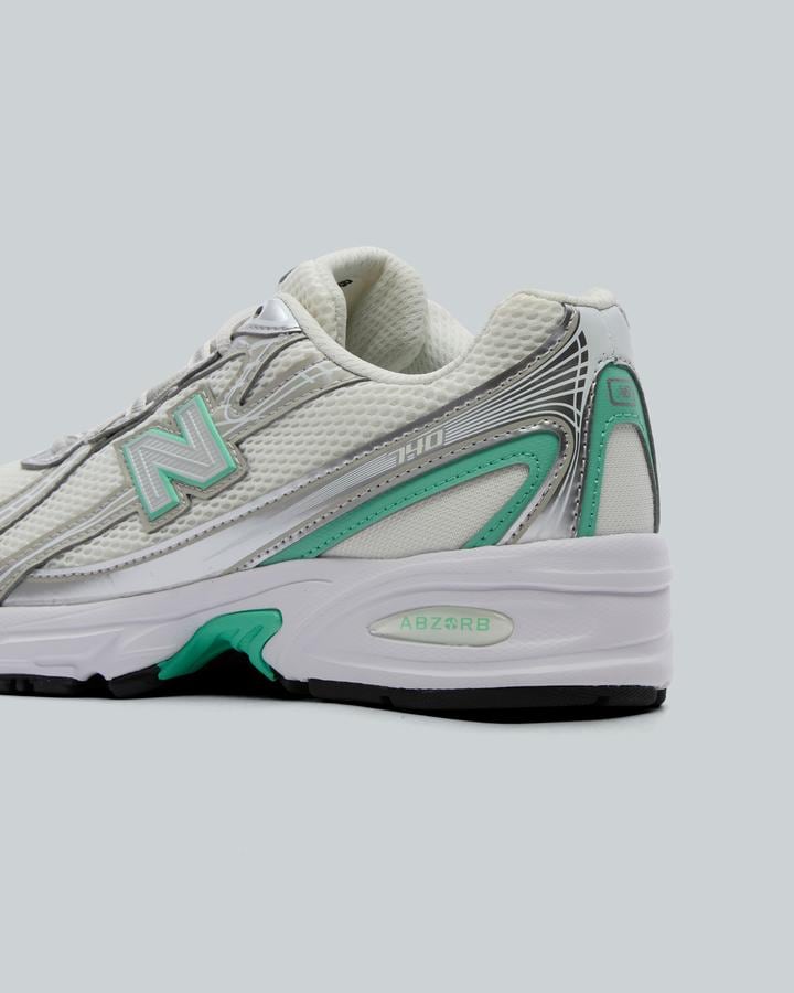 Junior 740 Trainer image 6