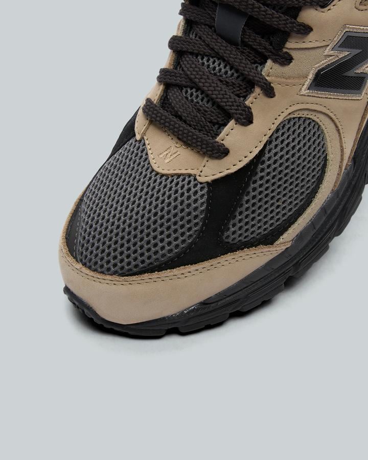 2002R Trainer image 6