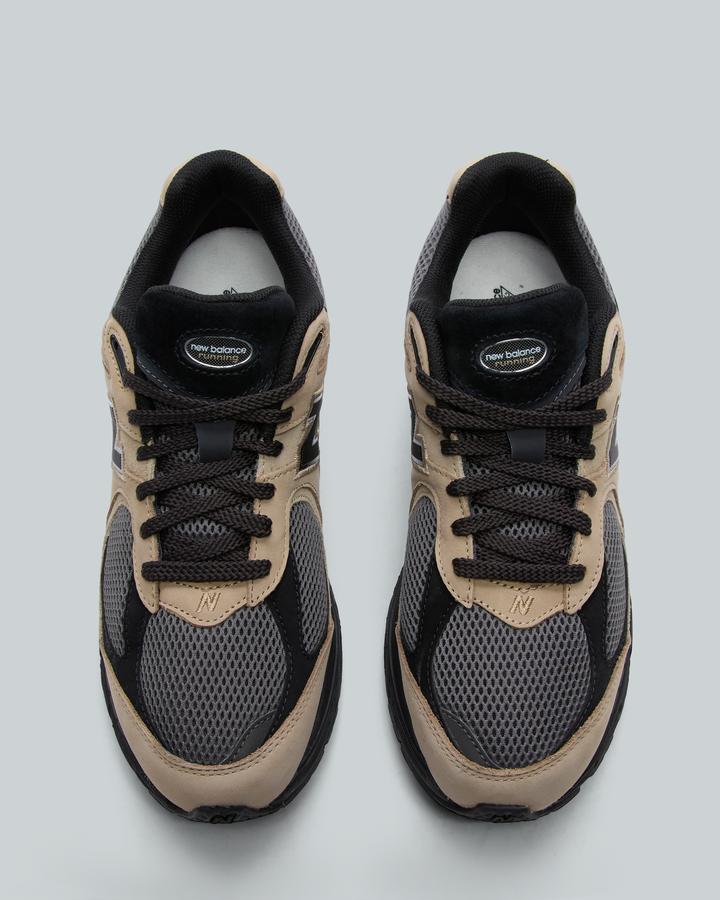 2002R Trainer image 7