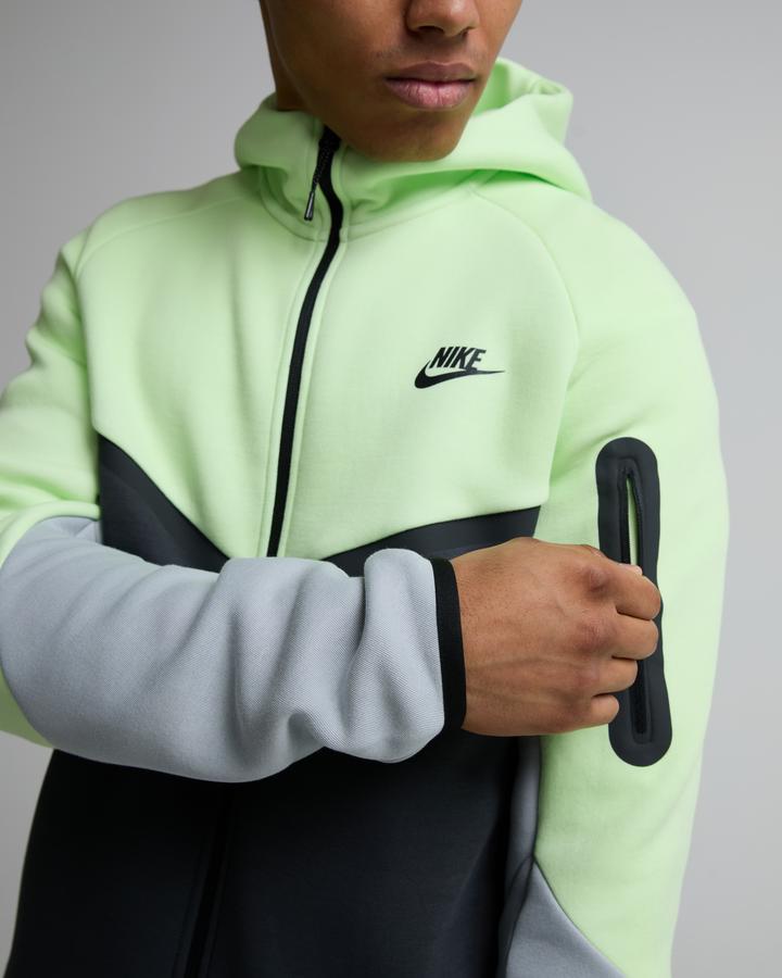 Tech Fleece Windrunner Hoodie image 5