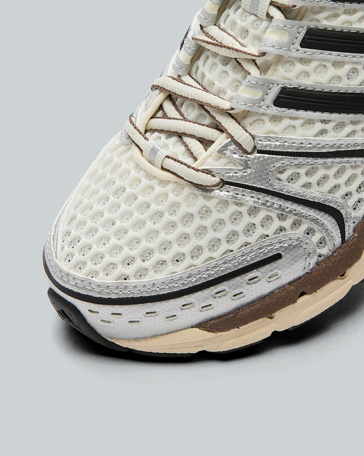 Womens Adistar Control 5 Trainer image 5