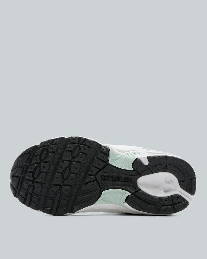 Nursery 530 Trainer image 4