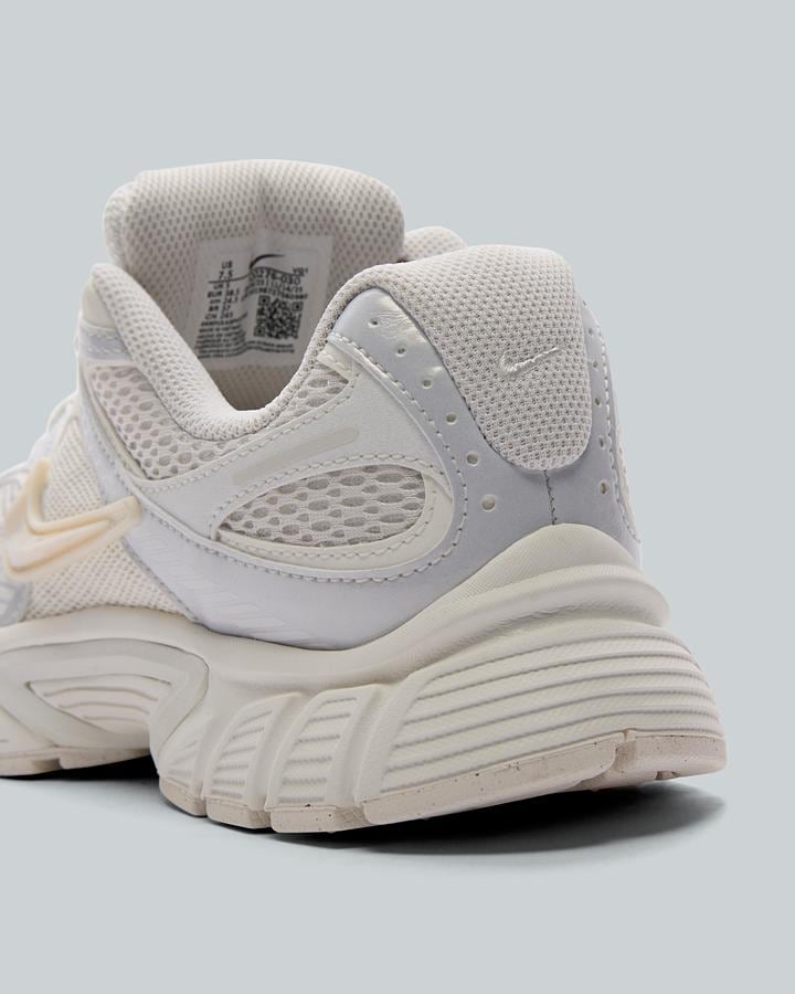 Womens V5 RNR Trainer image 6