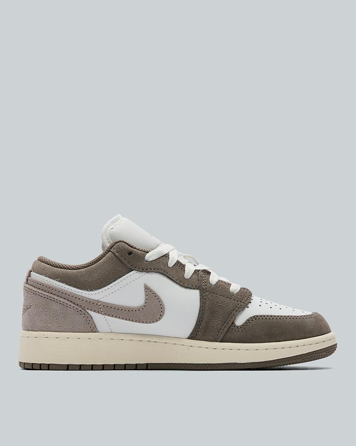 Junior Air Jordan 1 Low Trainer image 3