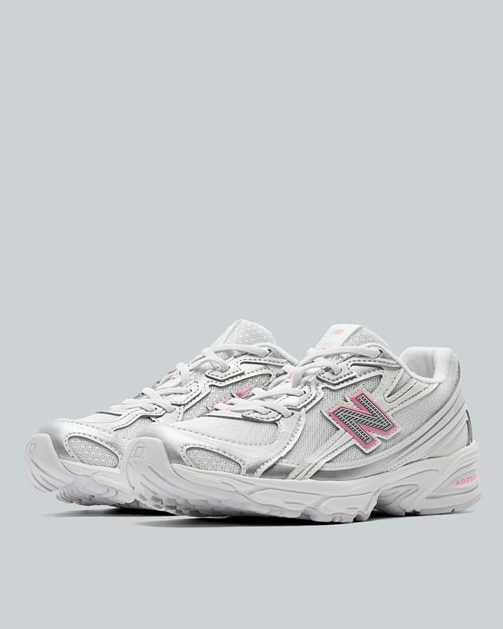 Infant 740 Trainer image 2