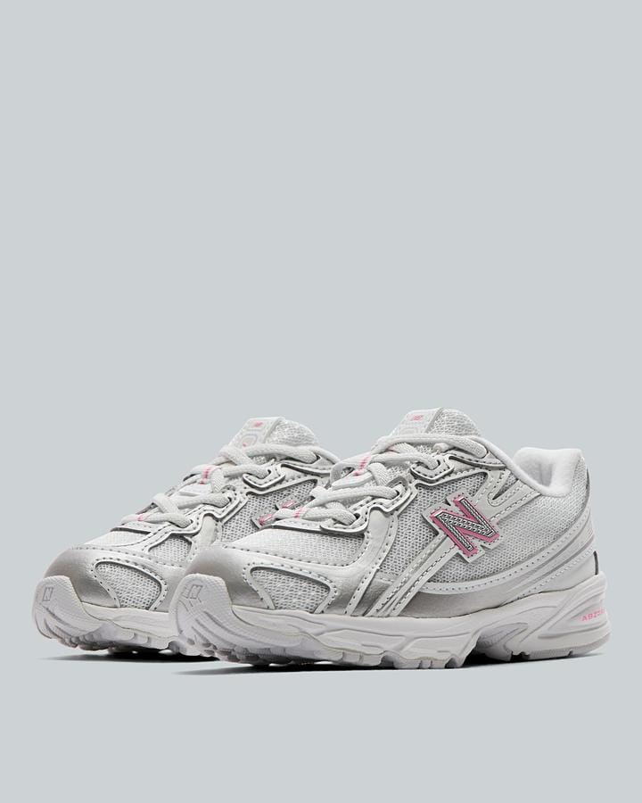 Nursery 740 Trainer image 2
