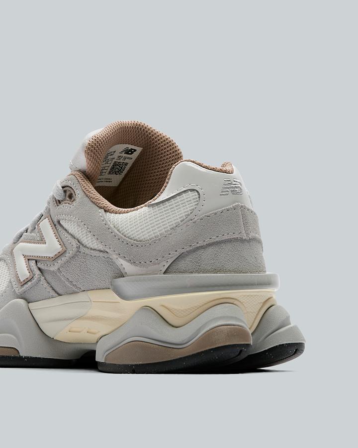 Womens 9060 Trainers image 6