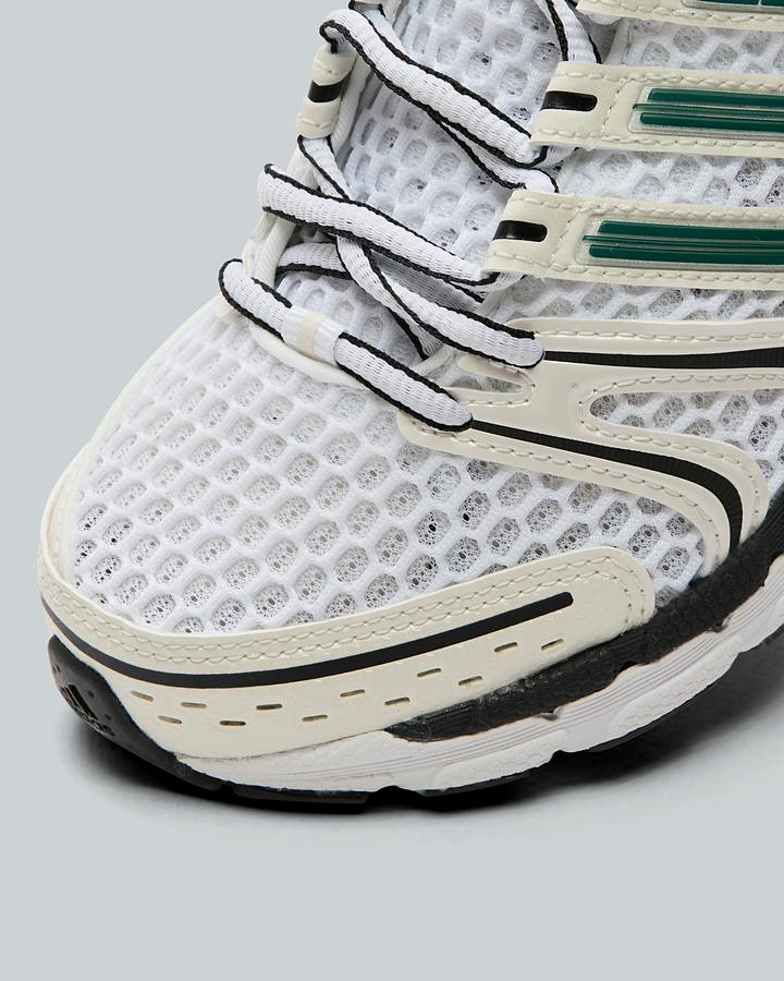 Junior Adistar Control 5 Trainer image 5