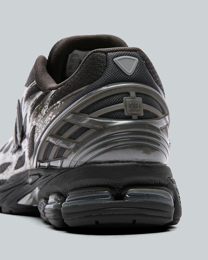 1906W Trainer image 6