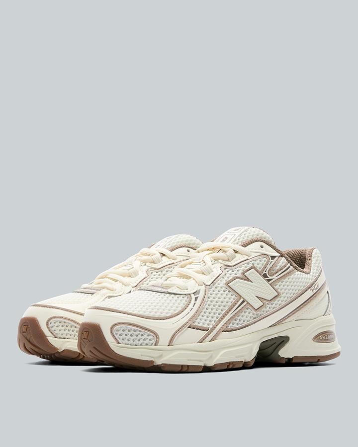 Womens 740 Trainer image 2