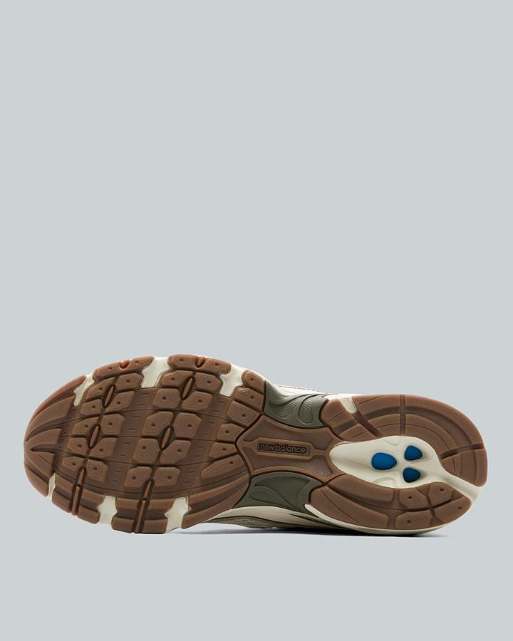 Womens 740 Trainer image 4