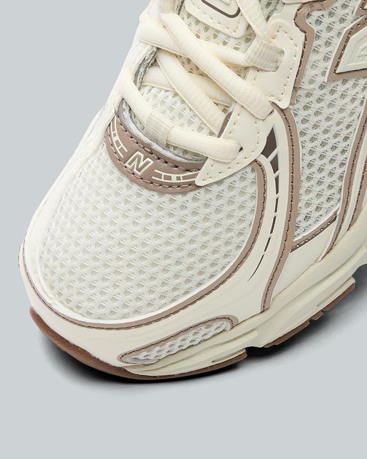 Womens 740 Trainer image 5