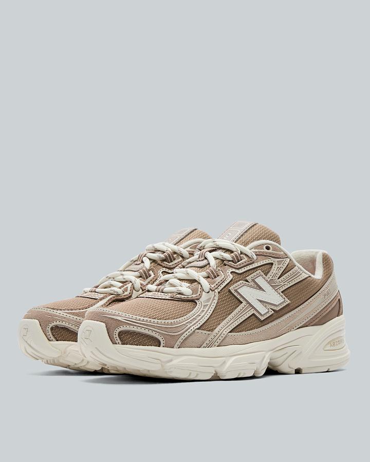 Womens 740 Trainer image 2