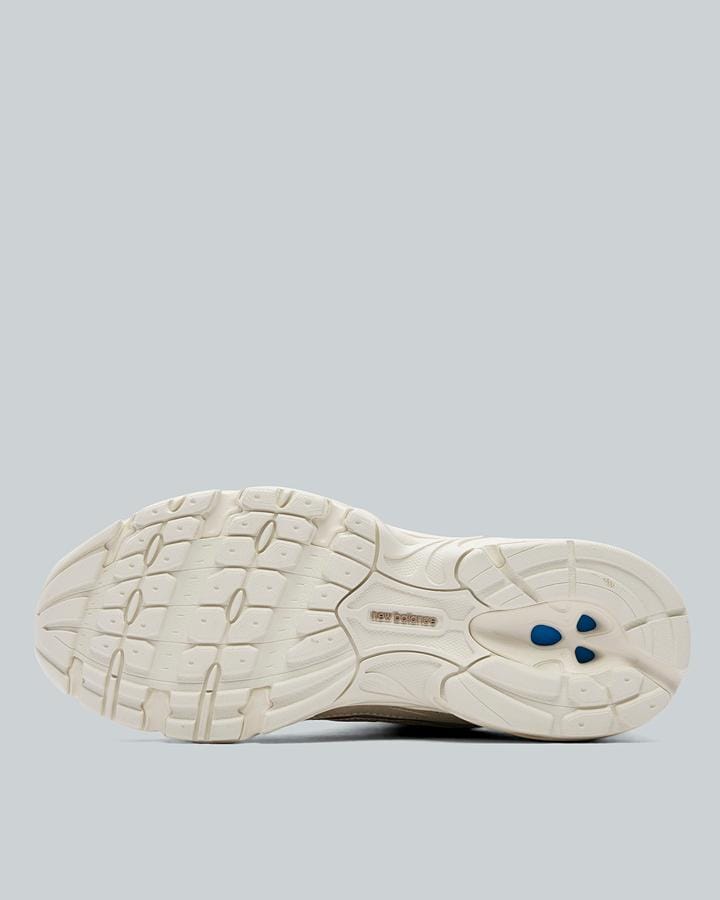 Womens 740 Trainer image 4