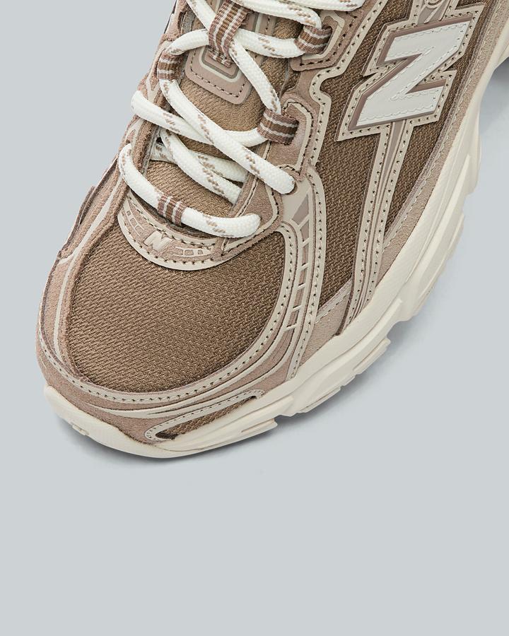 Womens 740 Trainer image 5