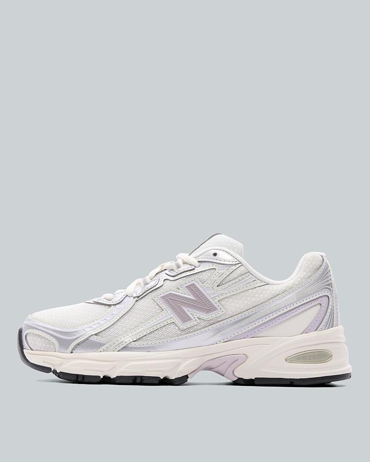 Womens 740 Trainer image 1