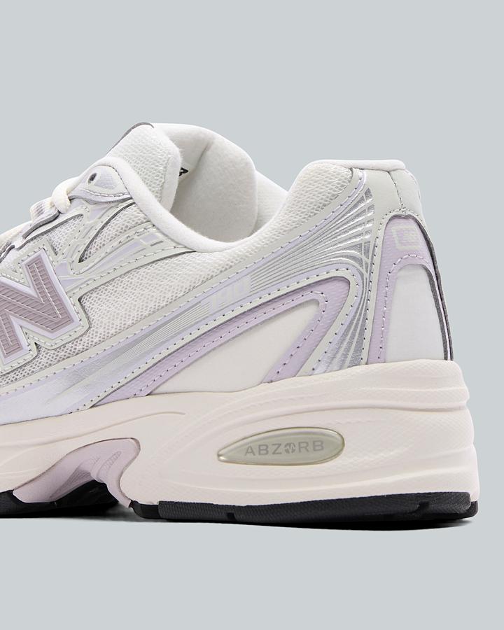 Womens 740 Trainer image 6