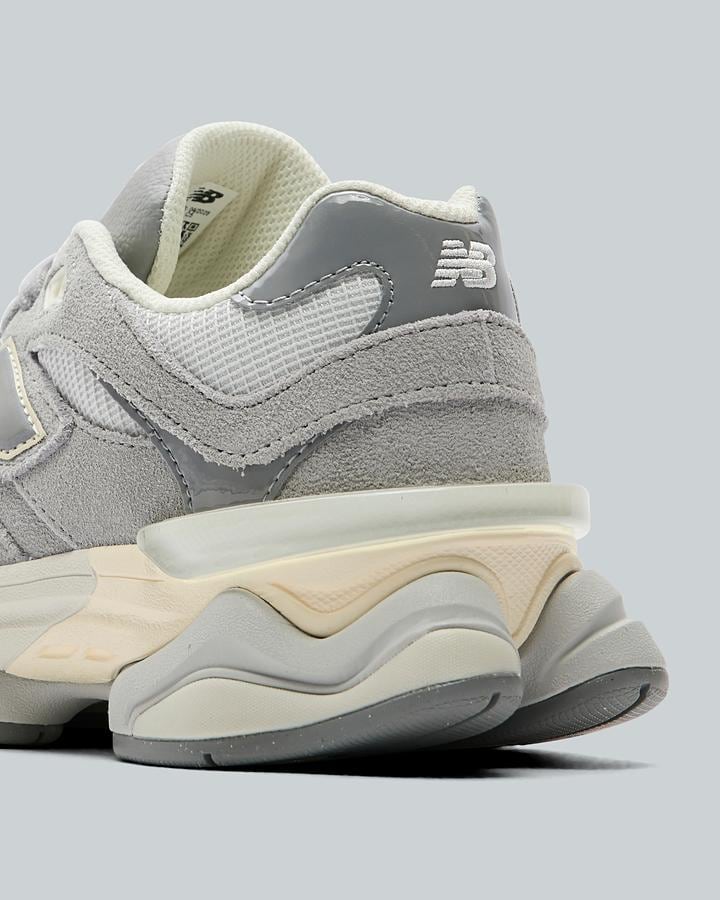 Womens 9060 Trainer image 6