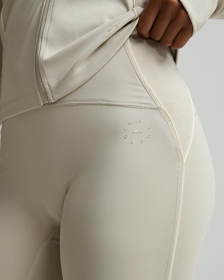 Womens Ignite Legging image 5