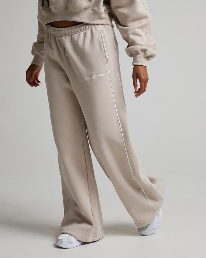 Womens Studio Fleece Wide Leg Pant image 2