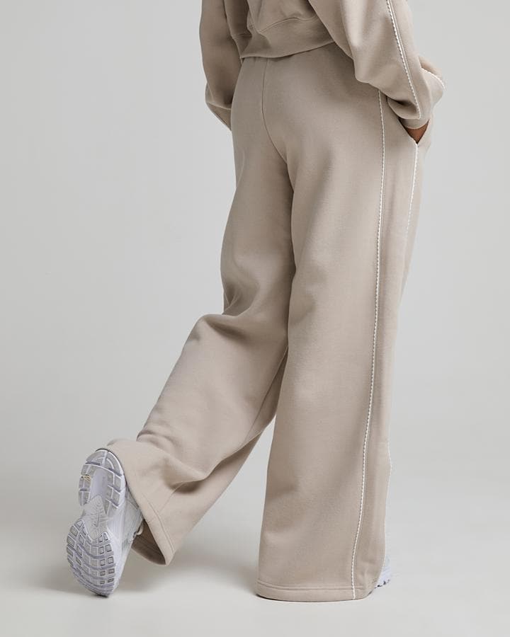 Womens Studio Fleece Wide Leg Pant image 5