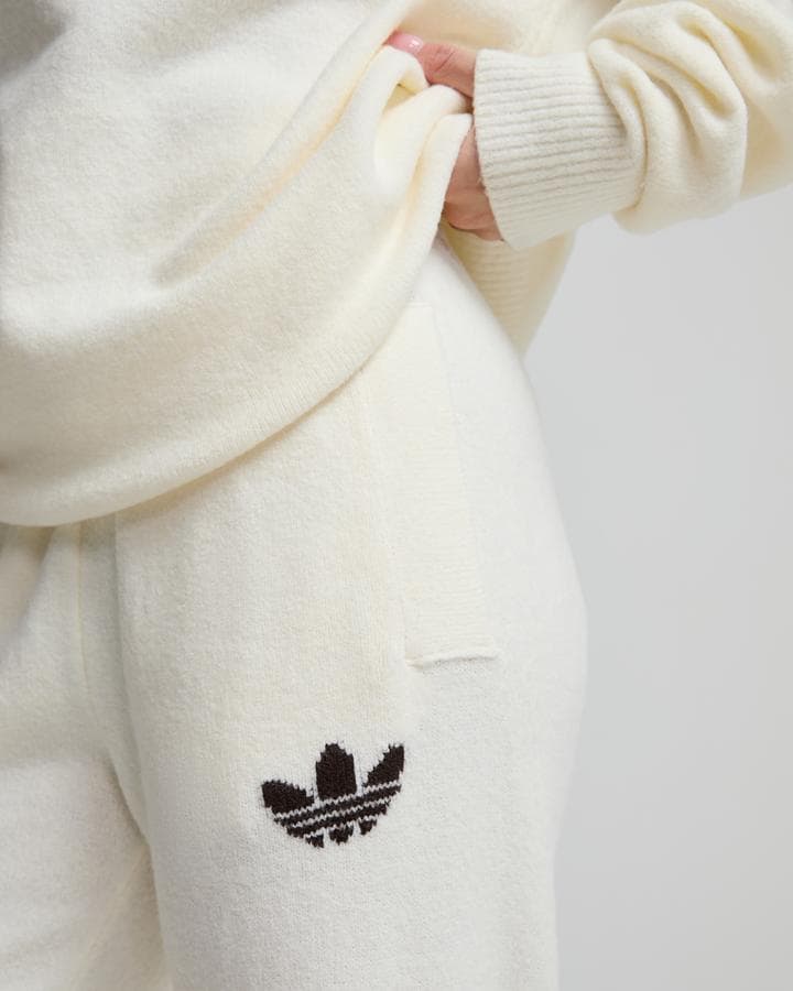 Womens Essential Knit Pant image 3