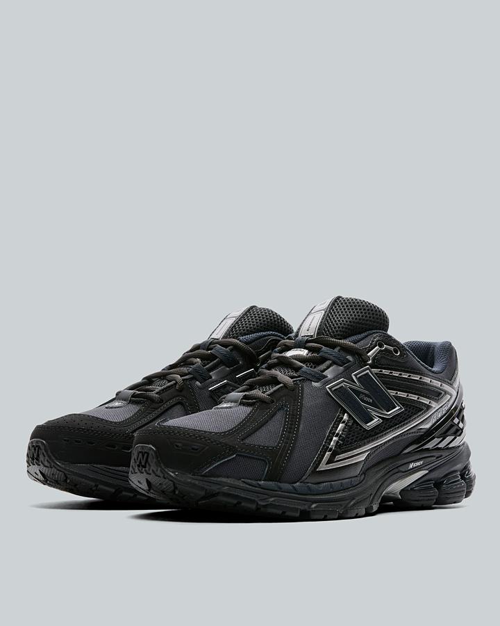 1906 Trainer image 2