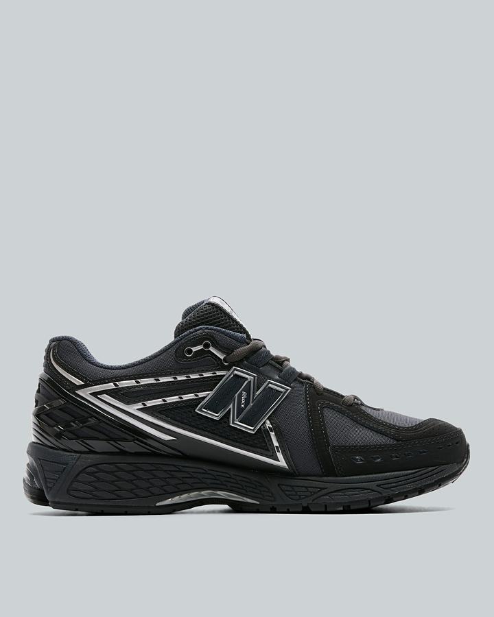 1906 Trainer image 3