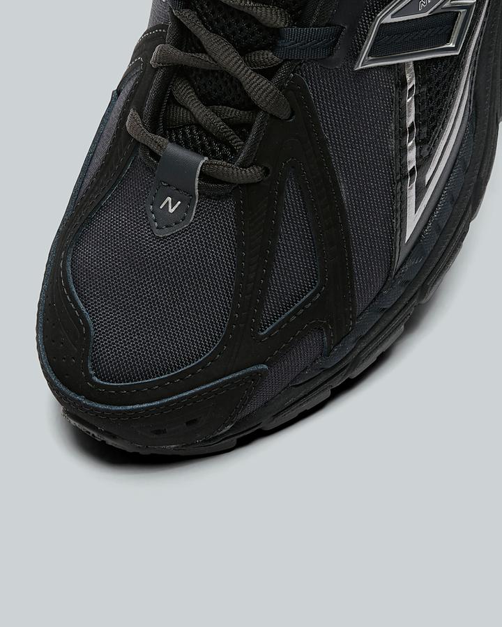 1906 Trainer image 5