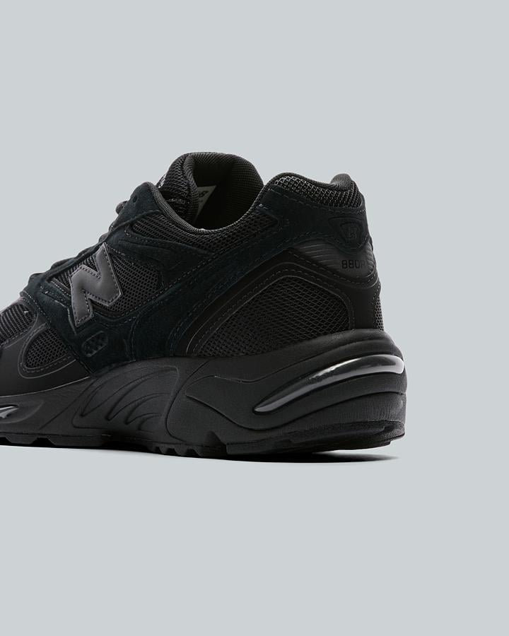 880R Trainer image 6