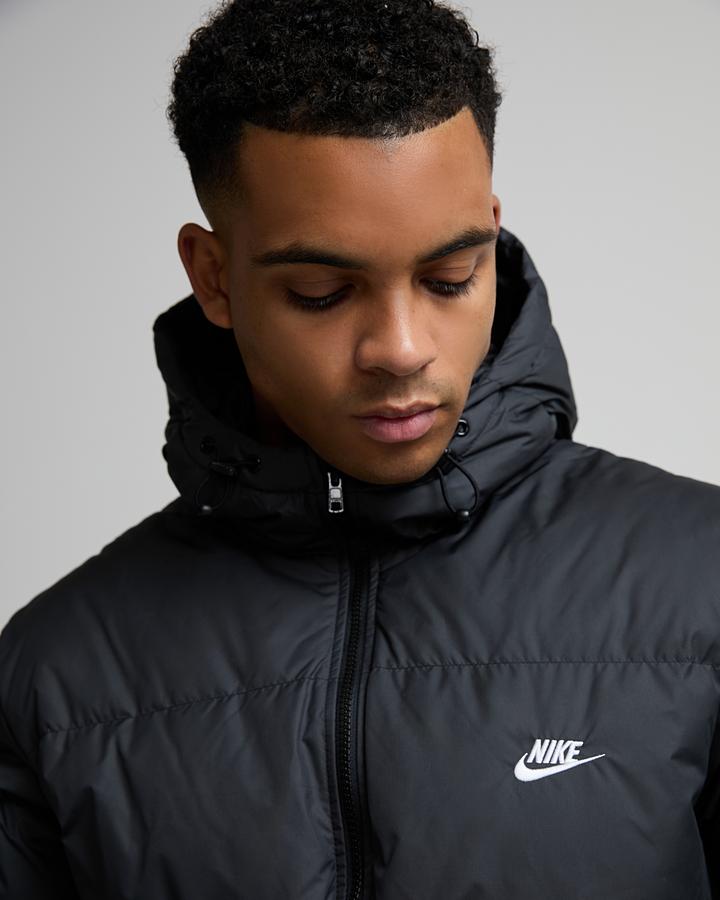 Club Hooded Puffer Jacket image 4