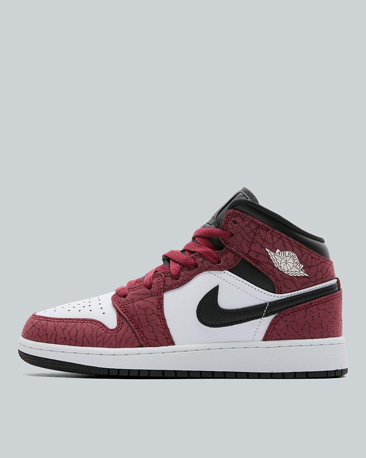 Junior Air Jordan 1 Mid SE Trainer image 1