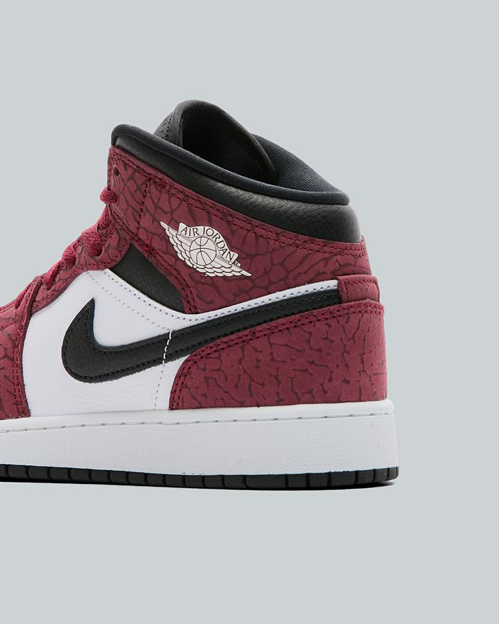 Junior Air Jordan 1 Mid SE Trainer image 6