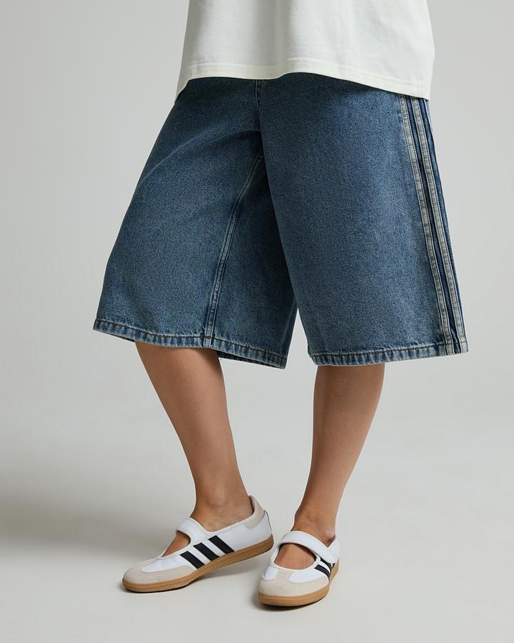 Womens 3-Stripe Denim Jort image 2