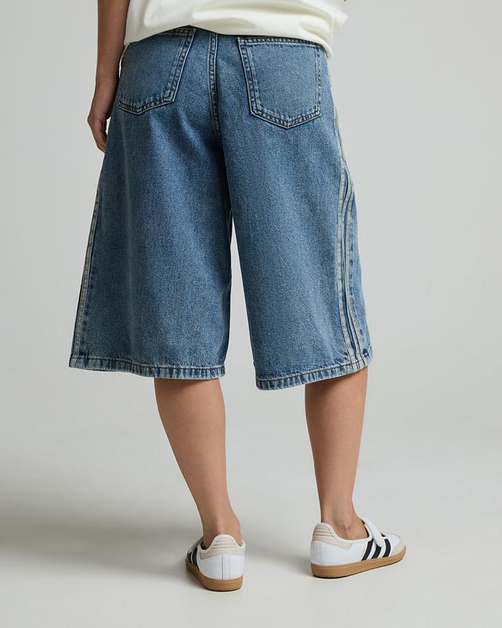 Womens 3-Stripe Denim Jort image 3