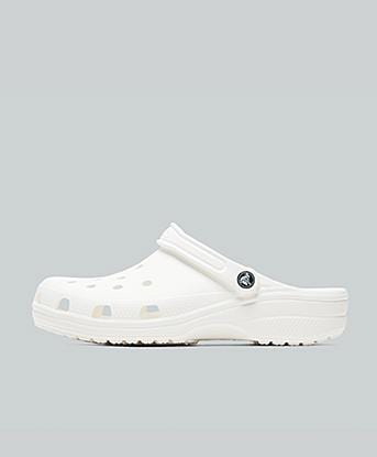 Crocs Classic Clog in White / White
