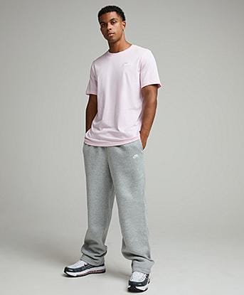 Nike Club T-Shirt in Pink Foam