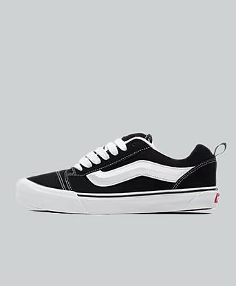 Vans Knu Skool Trainer in Black / True White