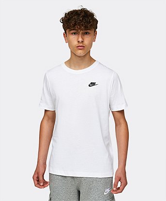 Nike Junior Club T-Shirt in White / Black / Black