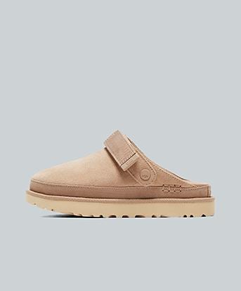 UGG Womens Goldenstar Clog in Sand