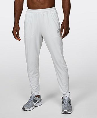 Nike Swoosh Air Run Woven Pant in Photon Dust