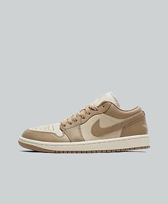 Jordan Womens Air Jordan 1 Low Trainer in Rattan / Desert Camo / Sail